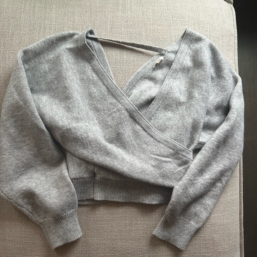 V neck sweater